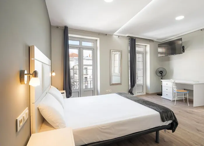 Alda Puerta Del Sol ויגו